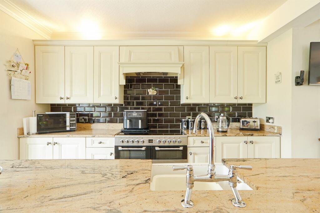 Additional image 5 of Roundwood Road, Baildon, SHIPLEY