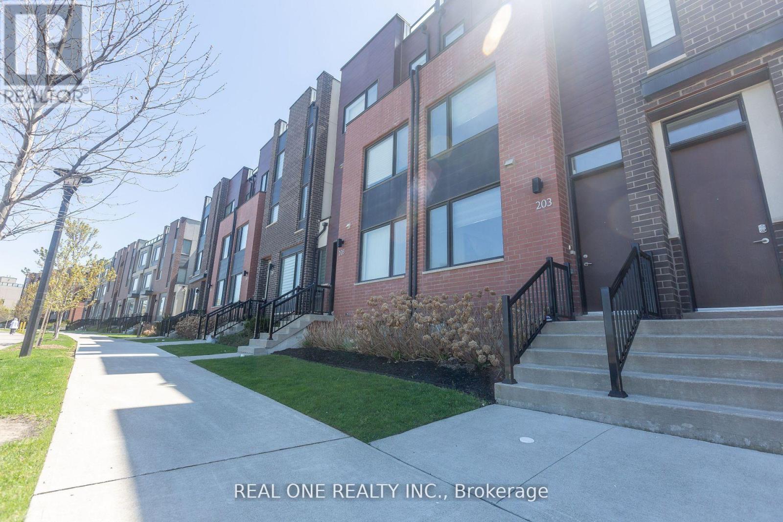 203 DOWNSVIEW PARK BOULEVARD|Toronto (Downsview-Roding-CFB), Ontario M3K0C8