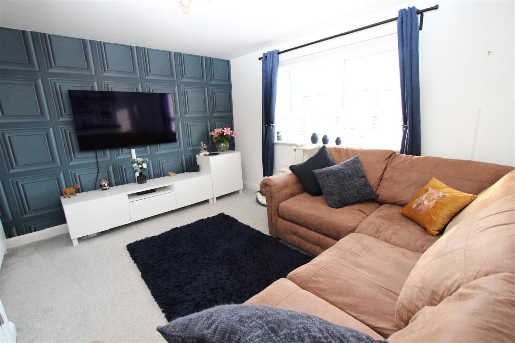 Additional image 2 of Rambling Walk, Clayton, Bradford