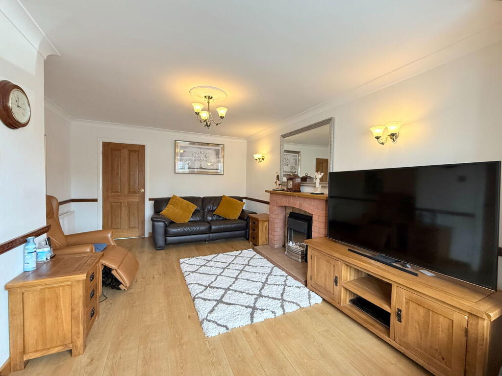 Additional image 5 of Dunton Hall Road, Shirley