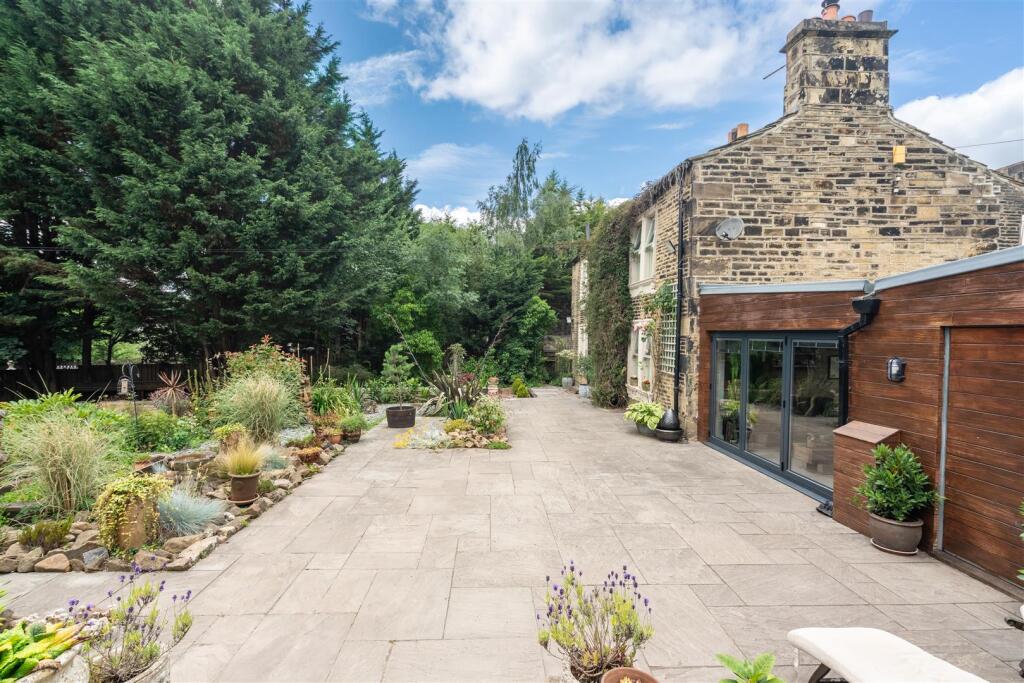 Additional image 19 of Character Property on Woodlands Drive