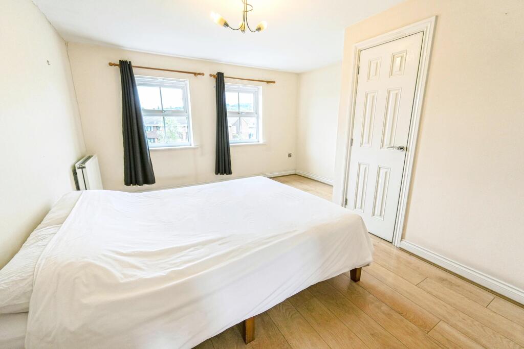 Additional image 26 of Temple Way, Oldbury, B69