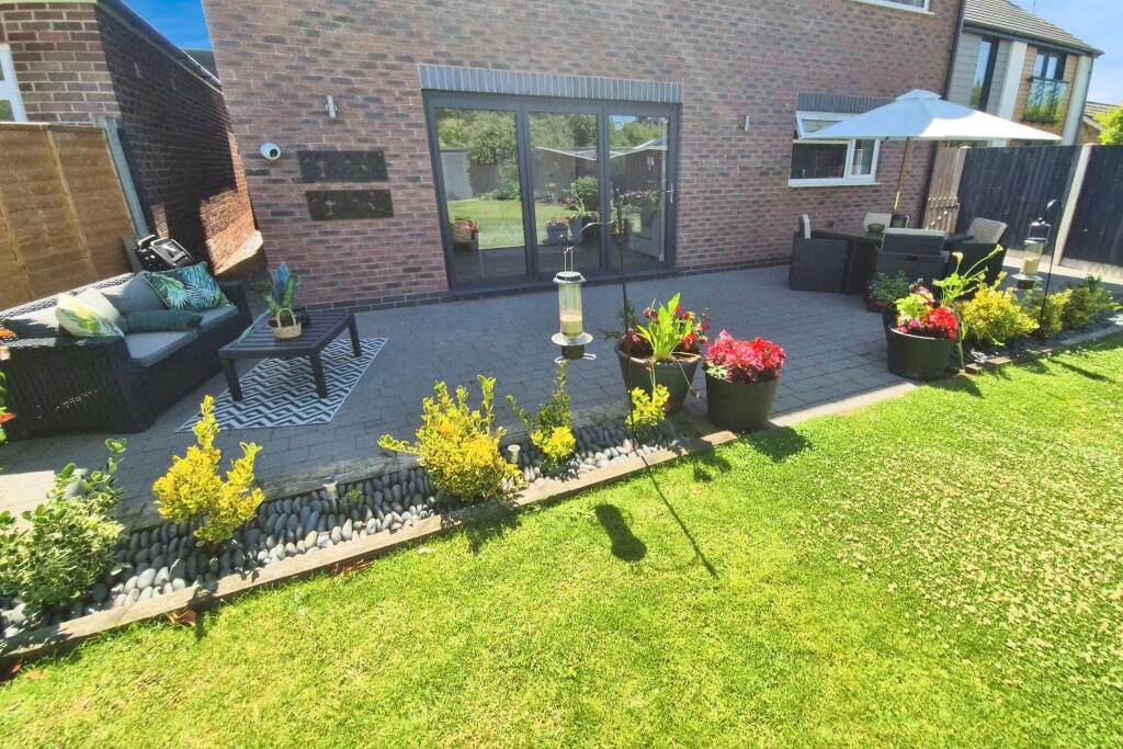 Additional image 31 of Holt Gardens, Studley, B80