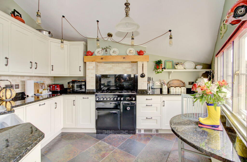 Additional image 6 of Lyndhurst Cottage, Camden, Bath