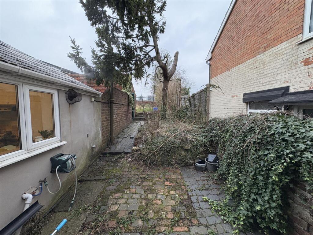 Additional image 10 of Moat Road,Oldbury,West Midlands