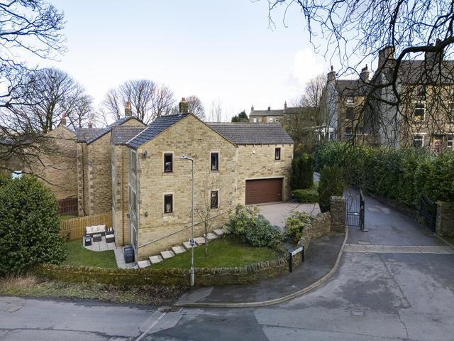 April Gardens, Queensbury, Bradford