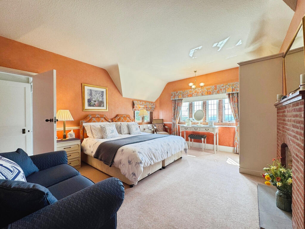 Additional image 21 of Ullenhall Lane, Over 10 Acres with Stables, Swimming Pool