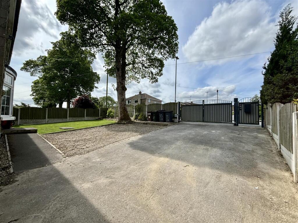 Additional image 23 of Greenside Lane, Cullingworth