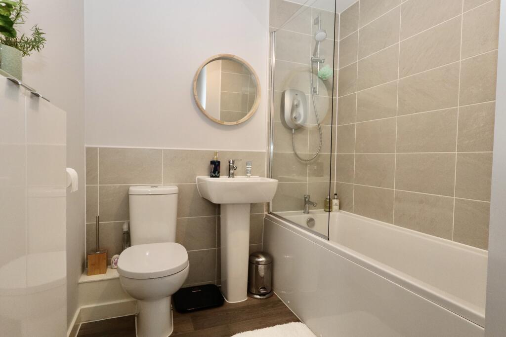 Additional image 9 of Edge of Wells