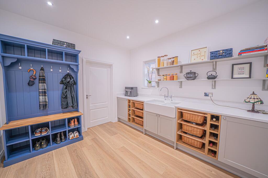 Additional image 18 of Besbury Close, Dorridge, B93