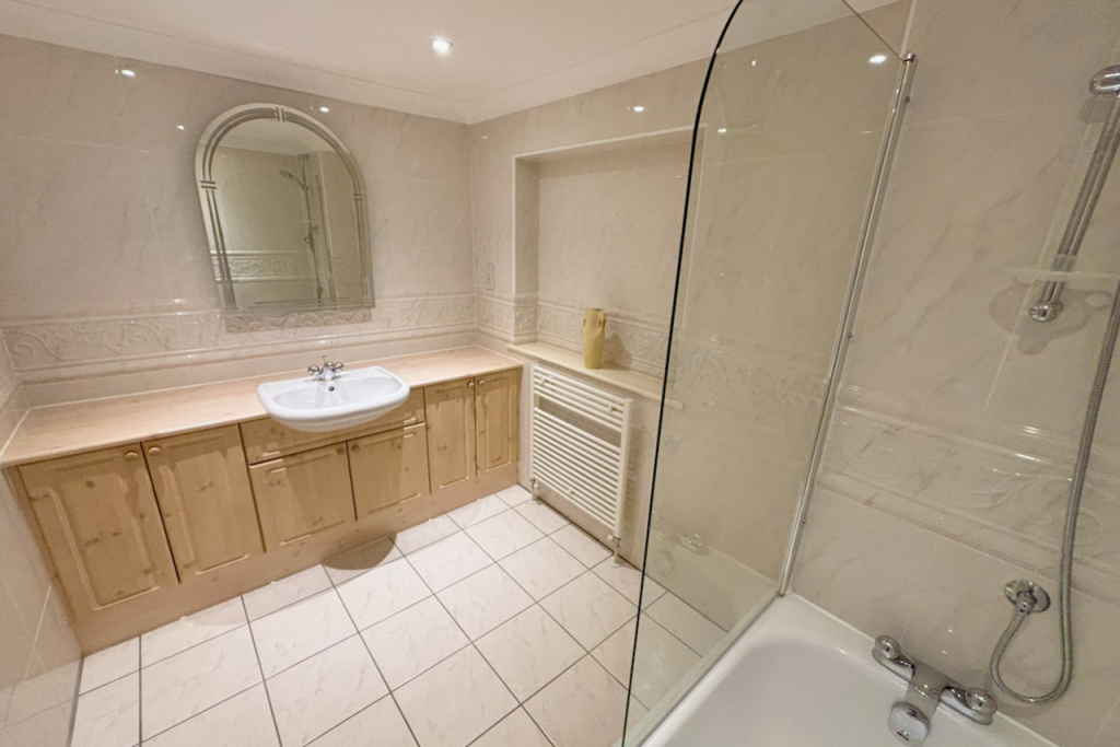 Additional image 22 of 21 Preston Road, Yeovil