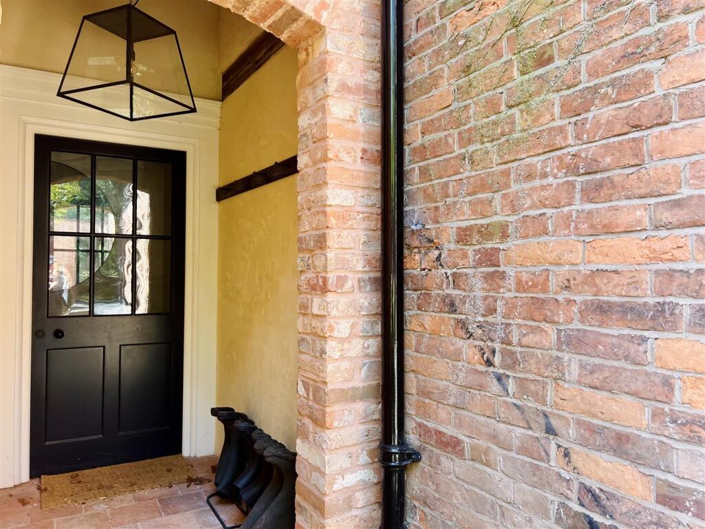 Additional image 4 of High Street, Coleshill, Birmingham