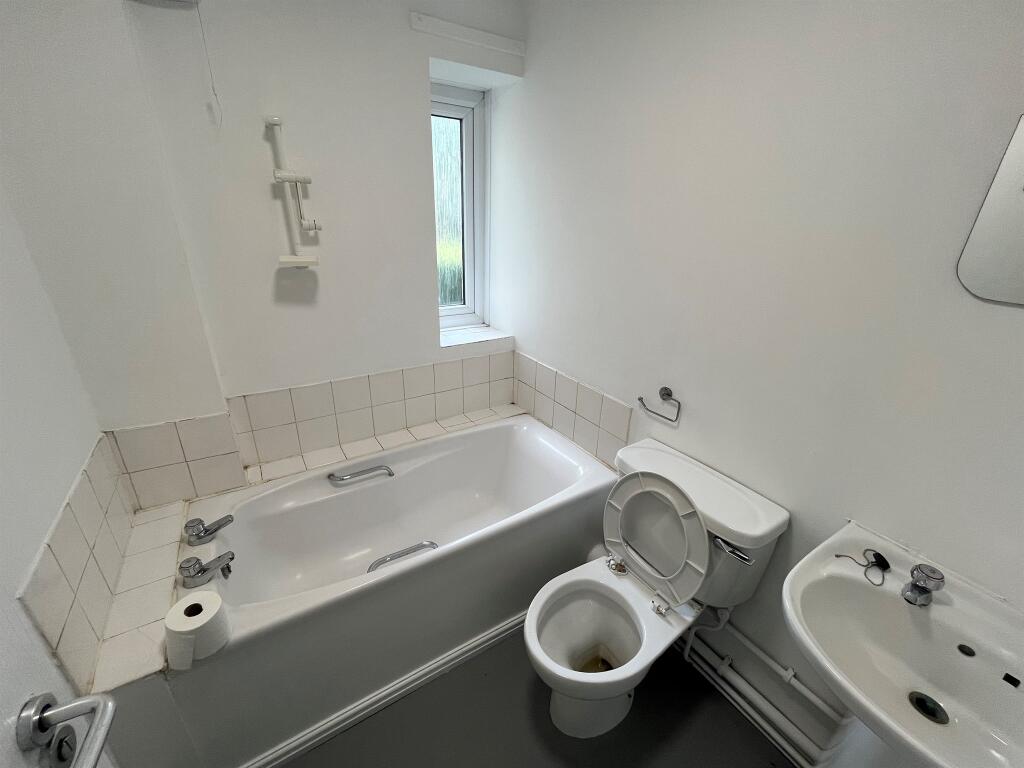 Additional image 8 of Rowantree Drive, Bradford