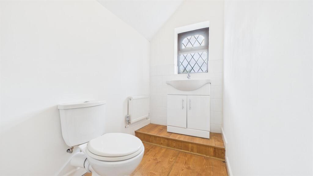 Additional image 8 of 1 Bradleys Close