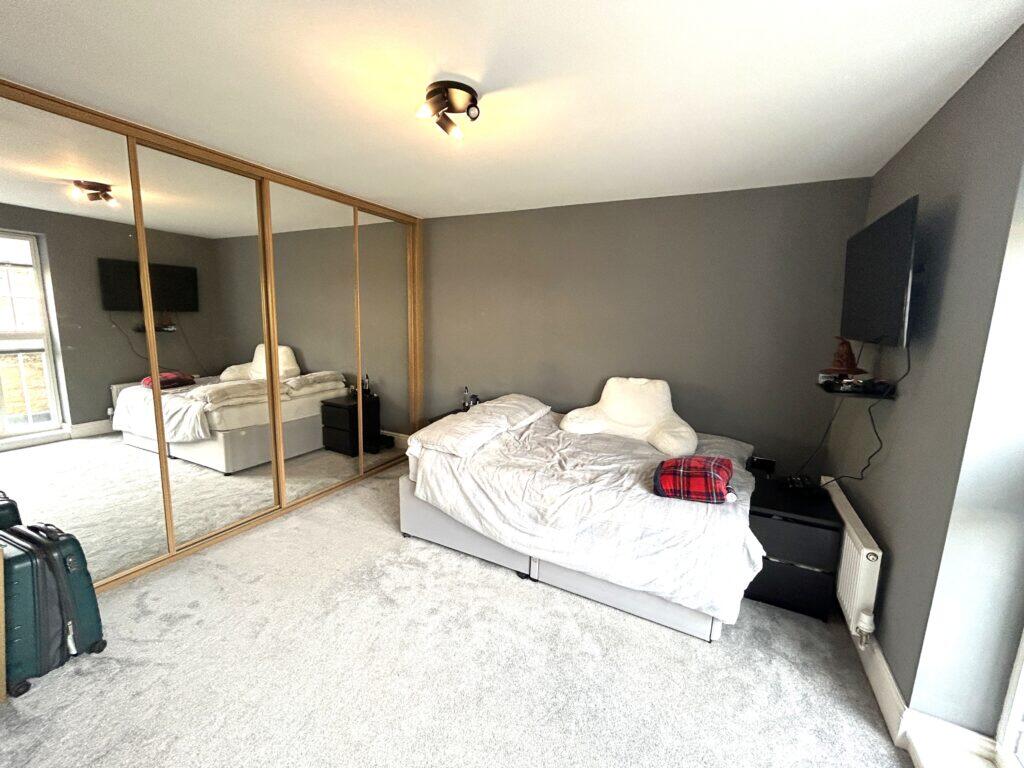 Additional image 14 of Ellison Grove, Birkenshaw, BD11 2DL