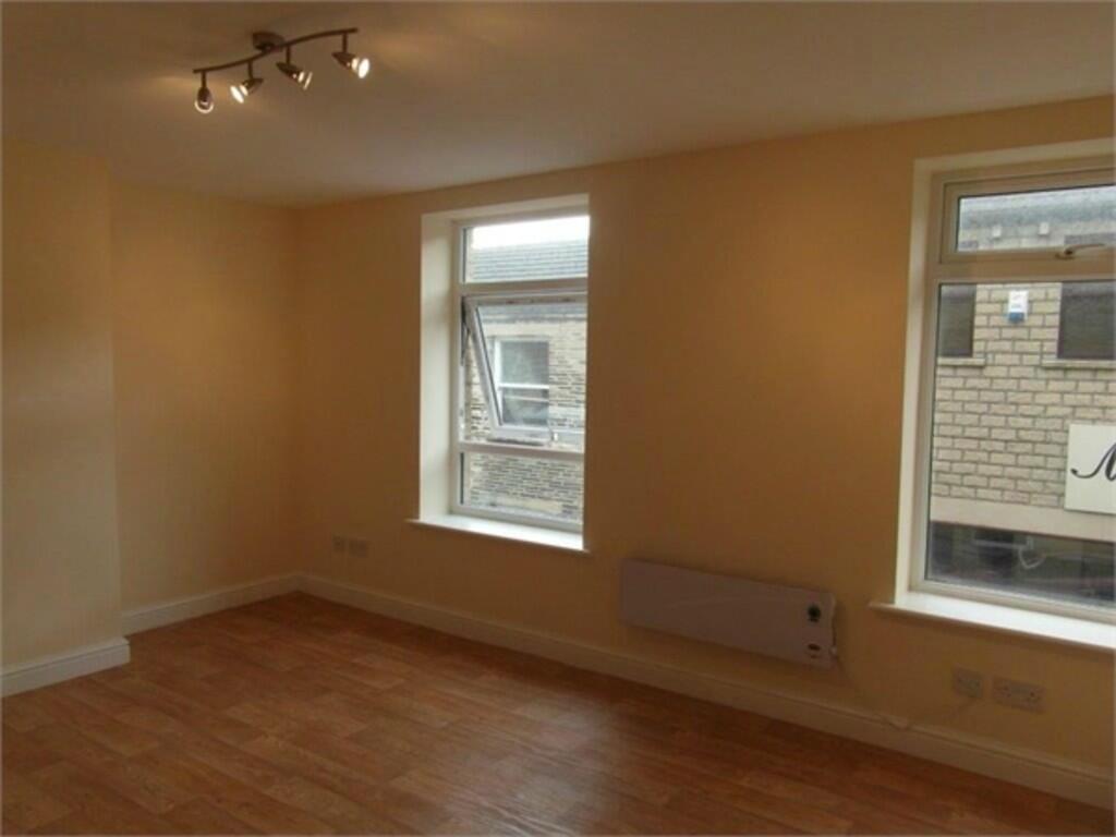 Additional image 3 of Cross Crown Street, Cleckheaton