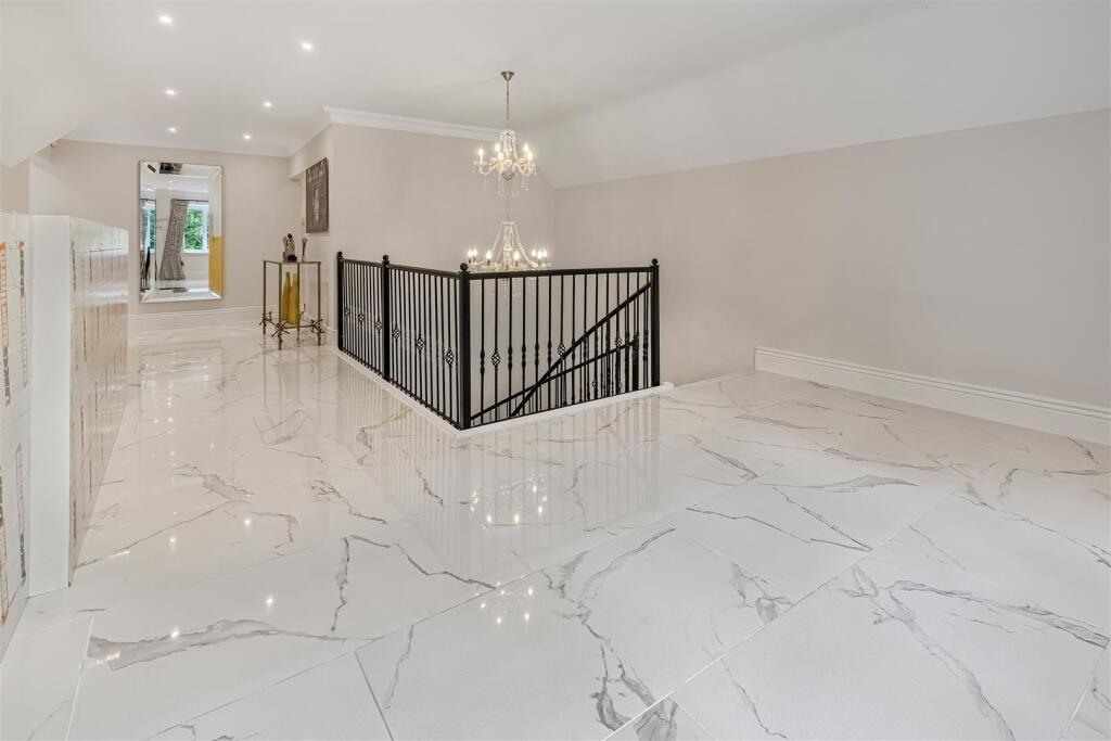 Additional image 24 of Hartopp Road, Four Oaks Park