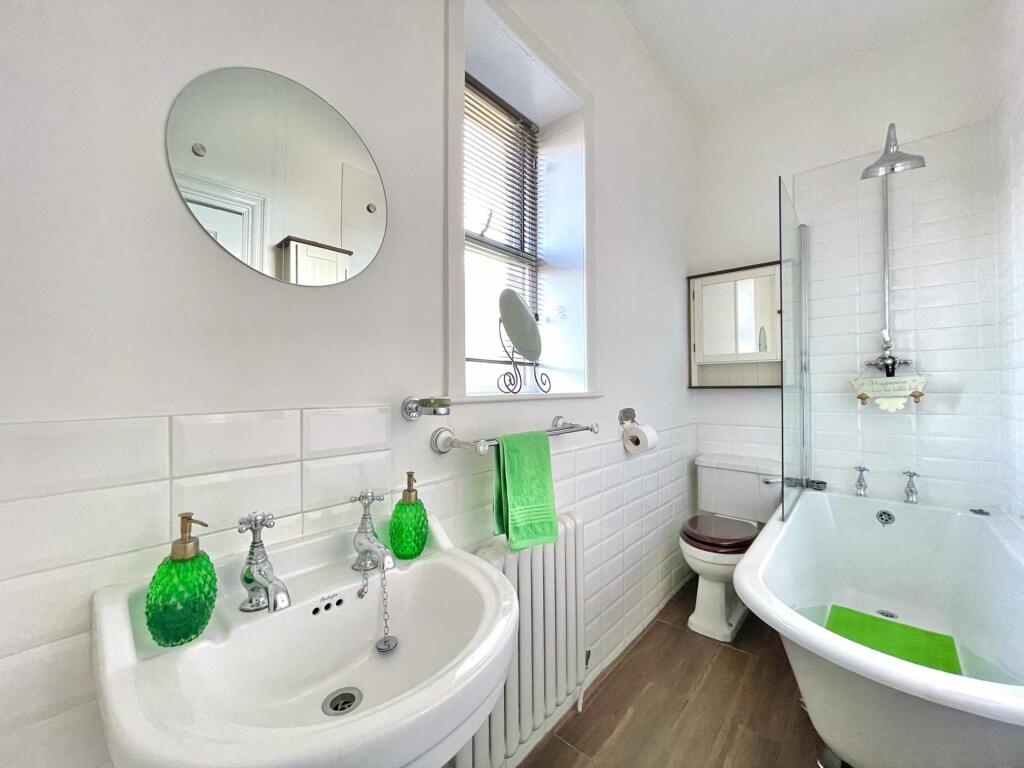 Additional image 13 of Bradford Road, Birkenshaw