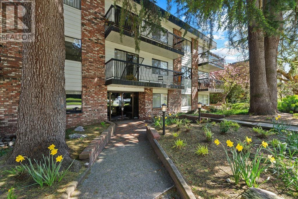 305 2330 MAPLE STREET|Vancouver, British Columbia V6J3T6