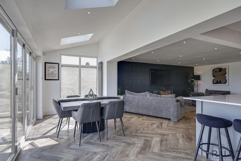 Additional image 78 of Wakefield Road, Drighlington, BD11