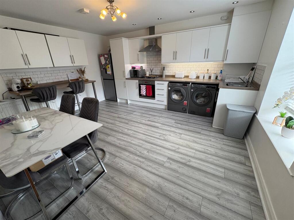 Additional image 3 of Ford Hill, Queensbury