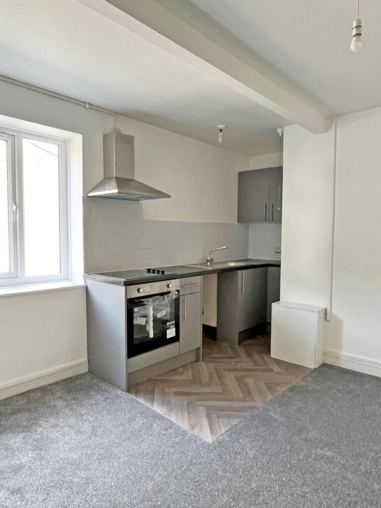 Additional image 2 of Flat 2 at The Beehive, 1 Saltaire Road, Shipley, BD18 3HH