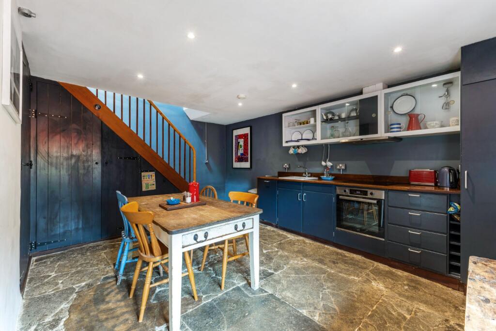 Additional image 4 of Central Castle Cary