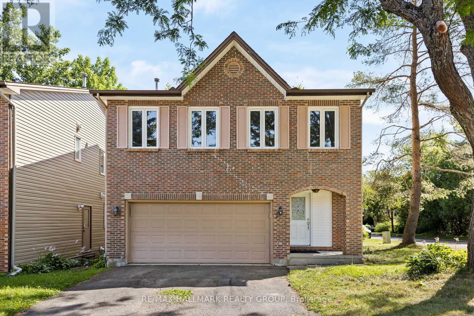 2 HACKETT STREET|Ottawa, Ontario K1V0P8