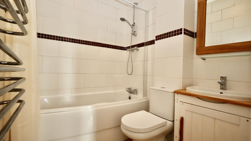 Additional image 5 of Flat 24, The Tanneries, Sedgemoor Way, Glastonbury, Somerset