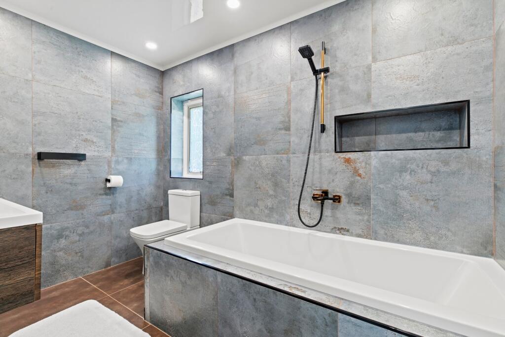 Additional image 13 of Woodvale Crescent, Bingley, West Yorkshire, BD16