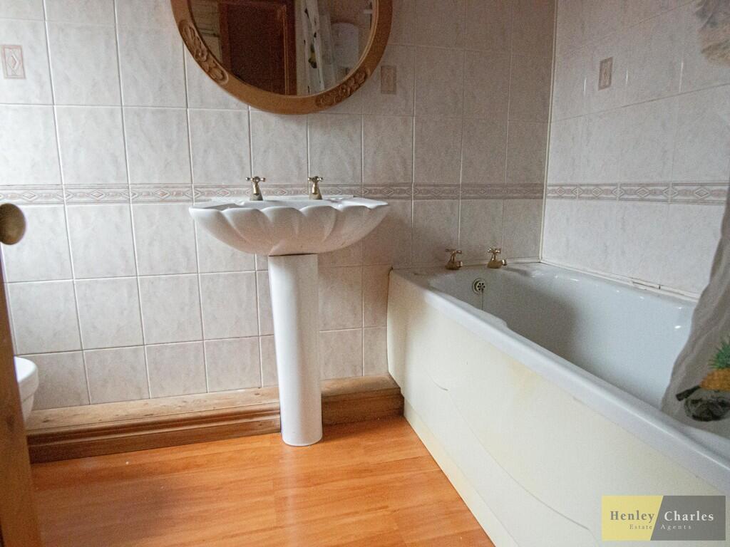 Additional image 7 of Lizafield Court, Holly Lane