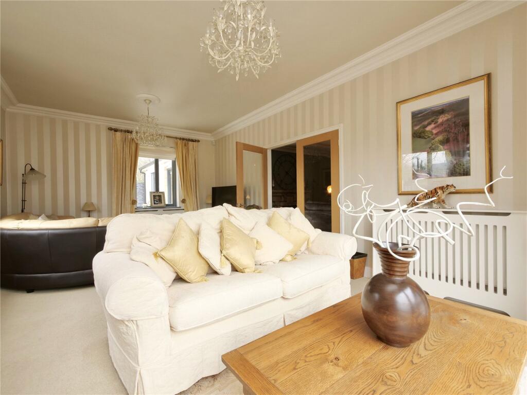 Additional image 19 of Oustanding Five Bedroom House In Pilton