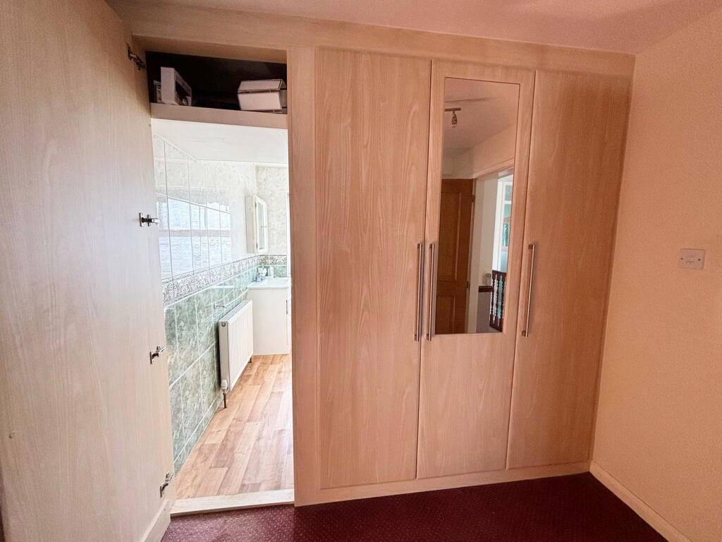 Additional image 18 of Dunton Hall Road, Shirley