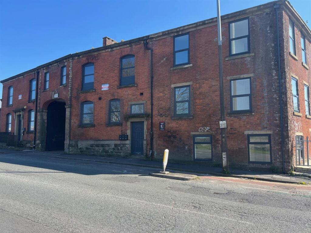 Additional image 4 of Eanam, Blackburn