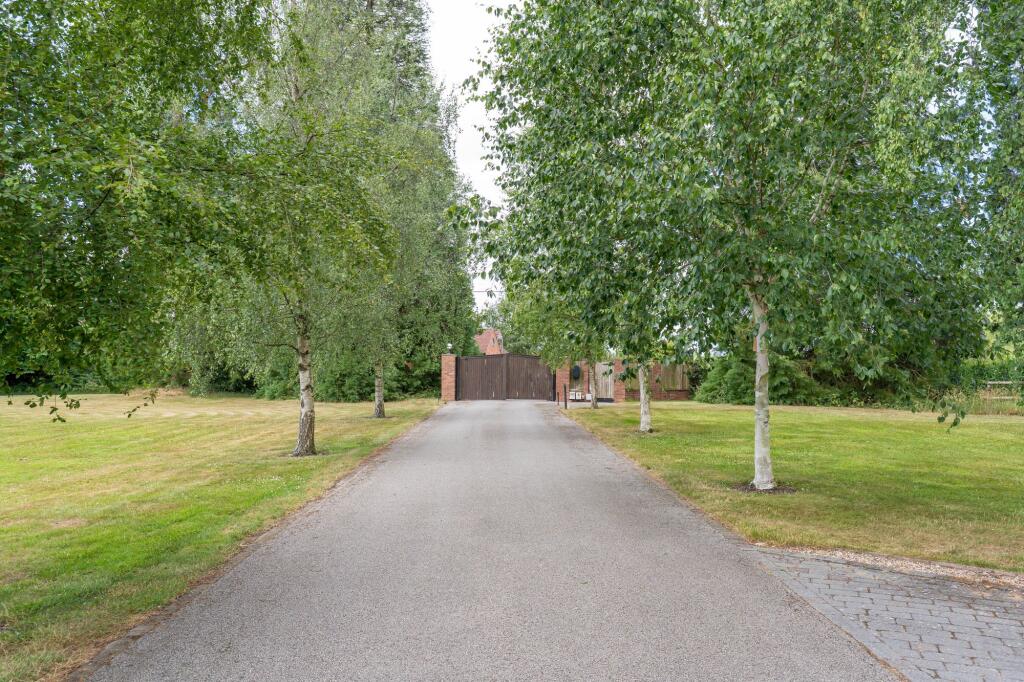 Additional image 44 of Brockhill Lane, Alvechurch, B48