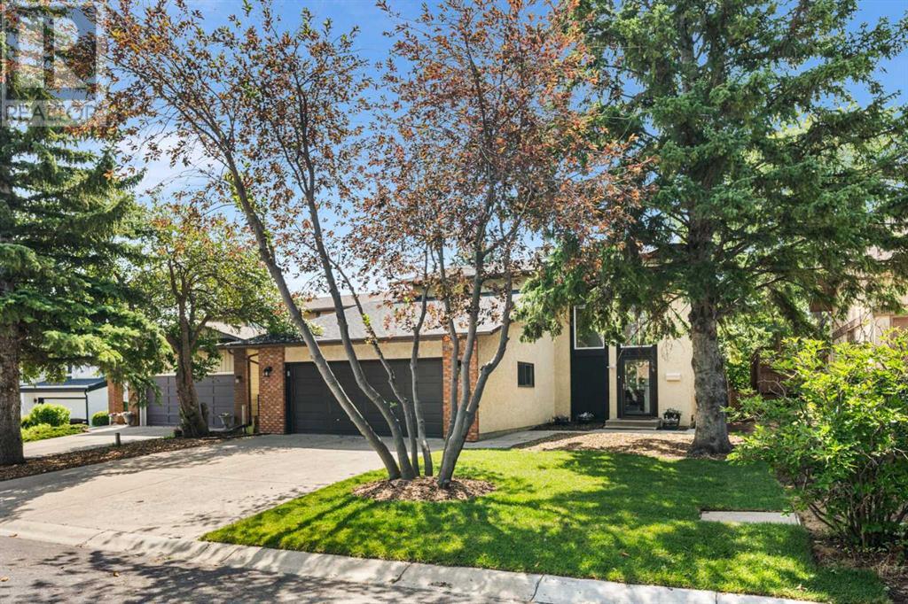 115 Berkshire Place NW|Calgary, Alberta T3K1Z7