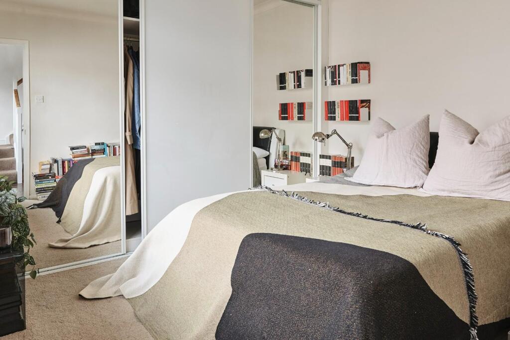 Additional image 10 of Hawthorn Crescent, Baildon,