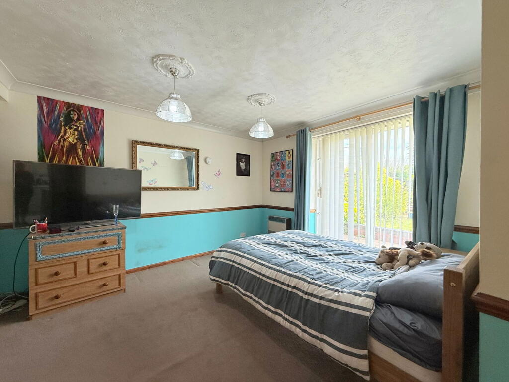 Additional image 12 of Dunton Hall Road, Shirley