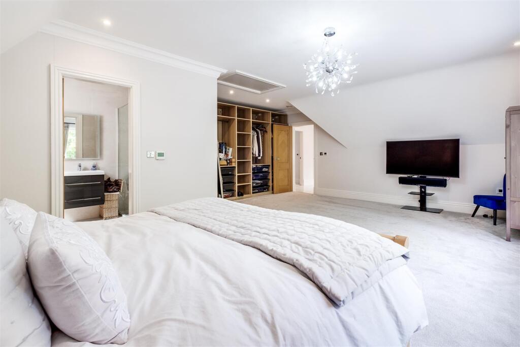 Additional image 46 of Hartopp Road, Four Oaks Park