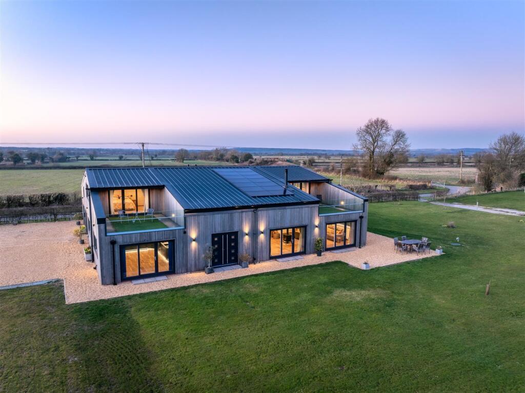 Property image for Sunnycroft Barn, Cowleaze Lane, Edington, Westbury