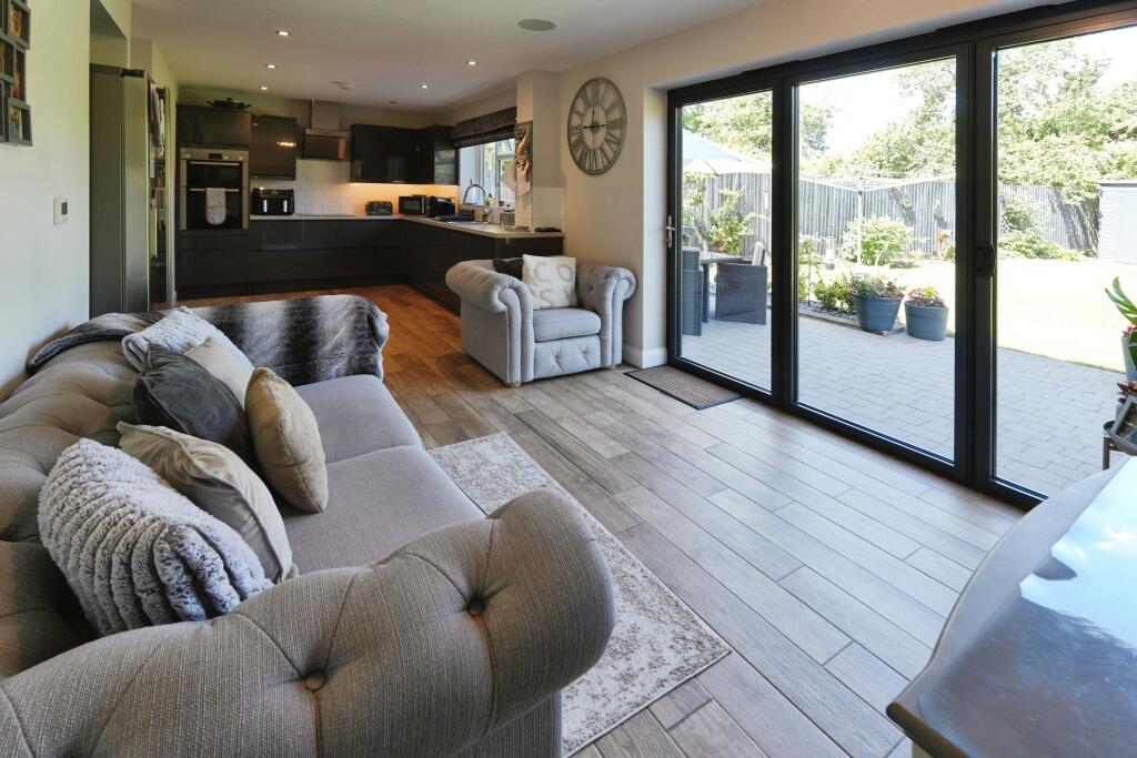 Additional image 14 of Holt Gardens, Studley, B80