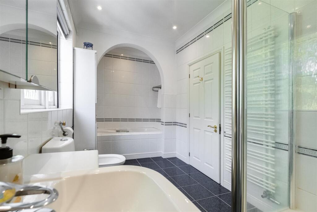 Additional image 32 of Selwyn Walk, Little Aston, Sutton Coldfield