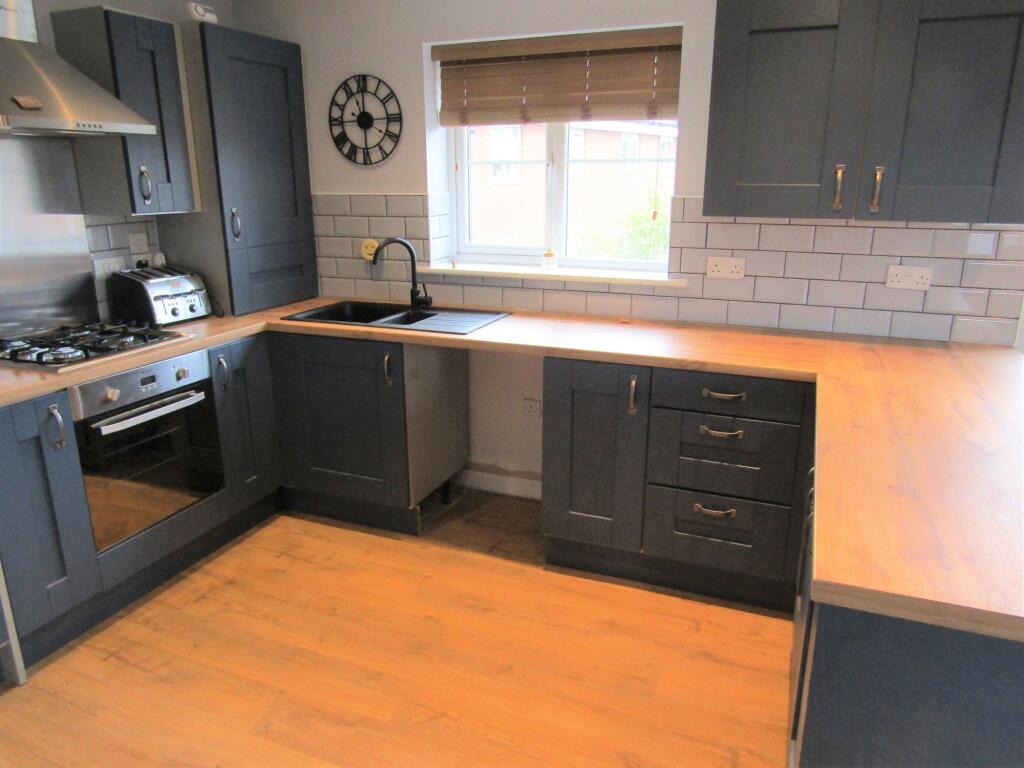 Additional image 2 of Old College Avenue, Oldbury, B68