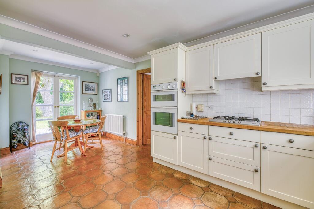 Additional image 3 of Nr. Wells