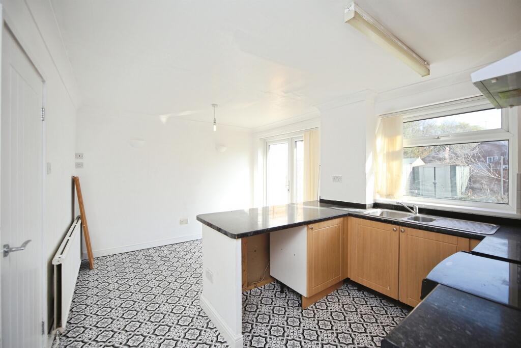 Additional image 6 of Edgmond Close, Redditch