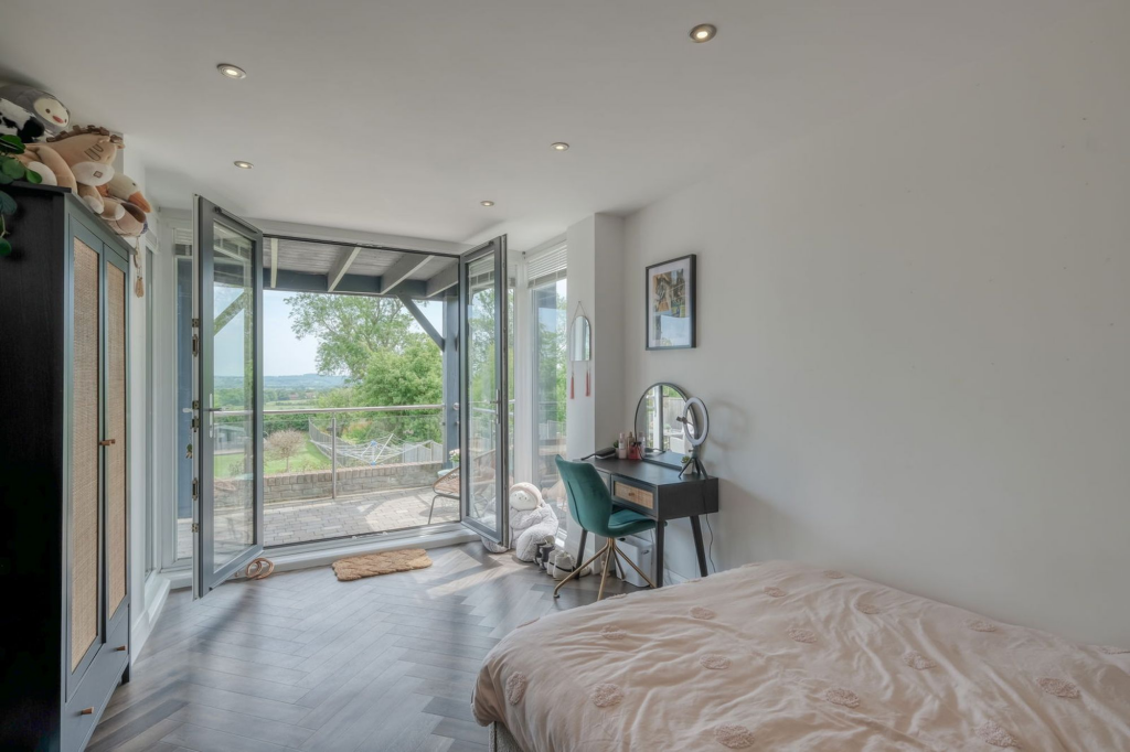 Additional image 21 of Evesham Road, Astwood Bank, B96