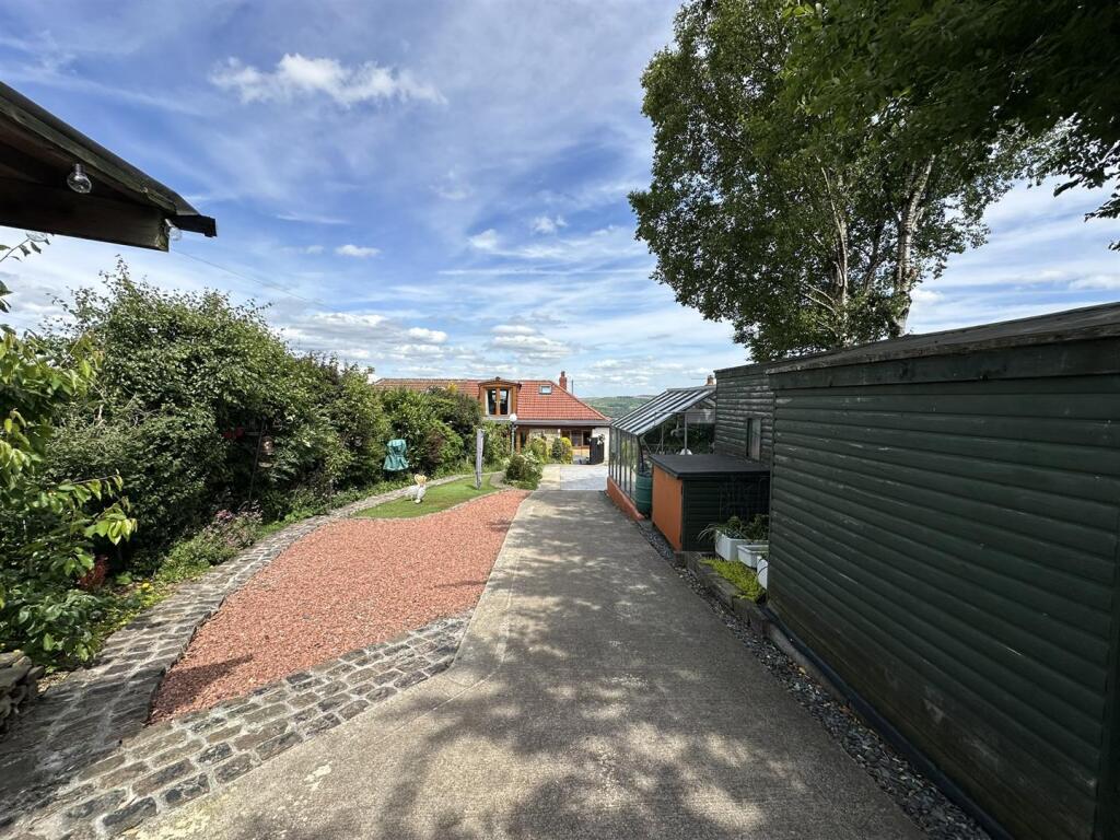 Additional image 48 of Moor View Drive, Bingley