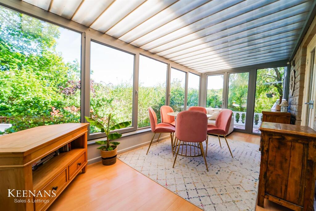 Additional image 3 of Barn Field Close, Colne