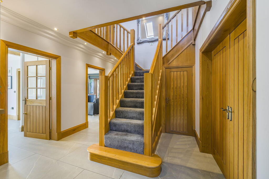 Additional image 10 of Littlebeck, Gilstead Lane, Bingley, BD16 3LN