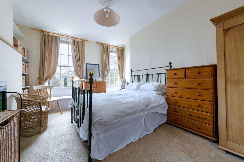 Additional image 7 of Holt